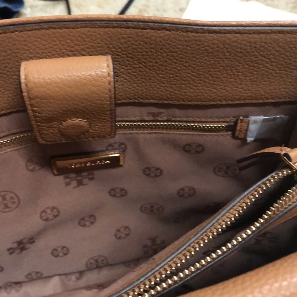 Tory Burch Satchel Center top handle - Picture 5 of 12